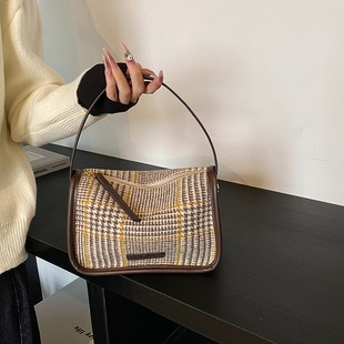 805832 CM 6 High-Quality Bags