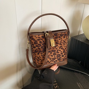 805832 CM 5 High-Quality Bags