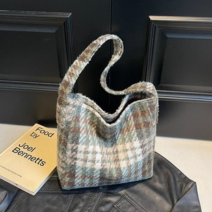 810072 CM 1 High-Quality Bags