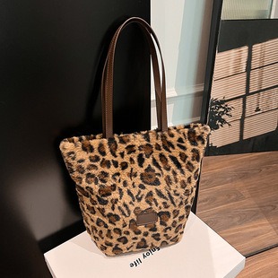 M23388 19x22x14cm High Quality Bags