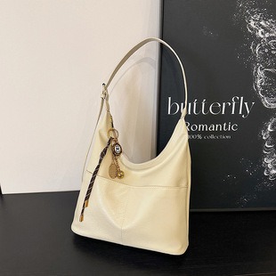 742360 CM 8 High-Quality Bags