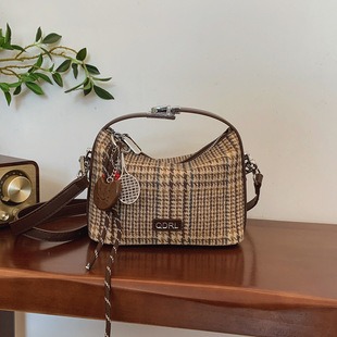 742360 CM 10 High-Quality Bags