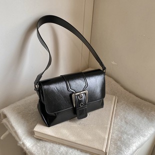 M93483 21x14x8cm High Quality Bags