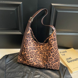 N60501 Black Flower 25x15.5x6.5cm High Quality Bags