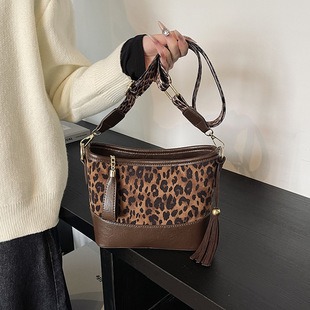 M44388 black embossed 47x20x9cm High Quality Bags