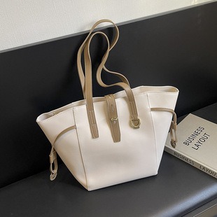 625558 High-Quality Bags