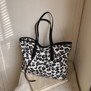 675795 High-Quality Bags