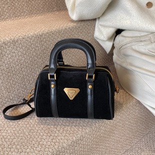 636706 High-Quality Bags