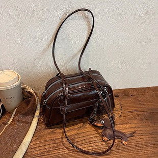 410812 CM 26 High-Quality Bags