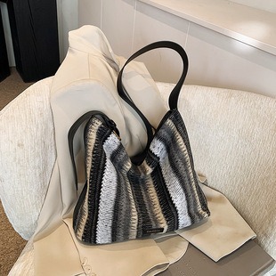 685127 High-Quality Bags