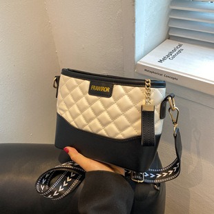 M83466 HH100  3 Green 22x14.5x4.5cm High Quality Bags